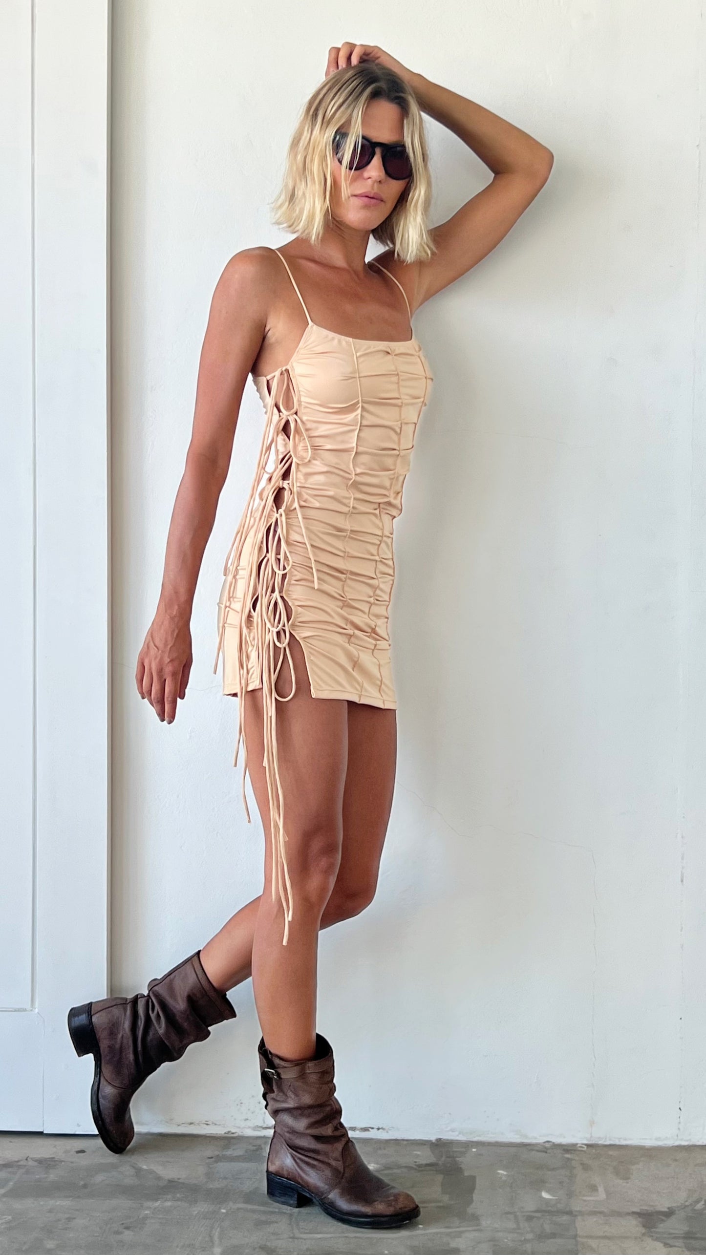 Dress Kitty beige with ties